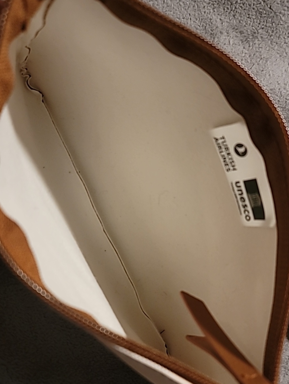 Turkish (Türkiye) Airlines Business Class Amenity Bags with Motif Details - Picture 5 of 6